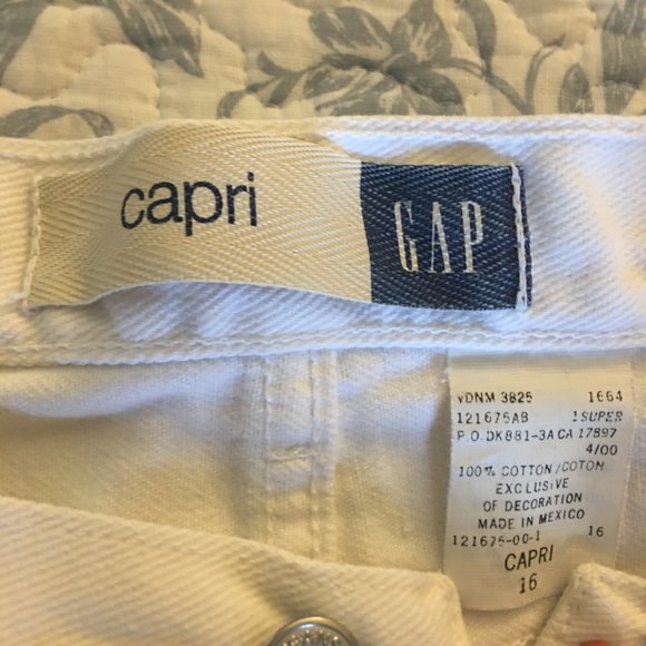 Gap Capri Button Front Denim White with Blue Embordered Cuffs size 16 - Picture 6 of 8